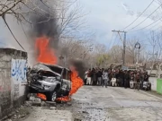 گلگت: تیز رفتار گاڑی نے فٹ پاتھ پر کھڑی 3 سگی بہنوں سمیت 4 طالبات کو کچل دیا 