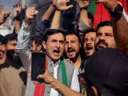 پاکستان تحریک انصاف کے چیئرمین بیرسٹر گوہر خان کی گلگت بلتستان کی انتخابی مہم کے دوران کھینچی گئی ایک تصویر (ٖفوٹو : سوشل میڈیا)