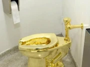 چور پانچ منٹ میں ایک ارب 67 کروڑ مالیت کا سونے کا ٹوائلٹ اکھاڑ لے گئے