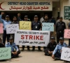 سکیورٹی گارڈز تنخواہوں کی عدم ادائیگی کے خلاف سڑکوں پر نکل آئے، ٹریفک معطل