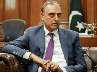 یو اے ای دو ارب ڈالر کا قرضہ واپس نہیں مانگ رہا، گورنر اسٹیٹ یبنک