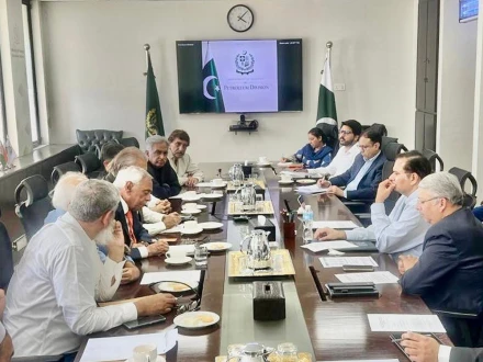 پیٹرولیم ڈیلرز اور حکومت کے درمیان مذاکرات ناکام، پیٹرول پمپس بند کرنے کا اعلان برقرار