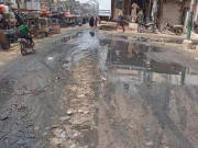 کراچی، گلشن اقبال میں بارش اور سیوریج کا پانی تاحال جمع، شہریوں کی زندگی اجیرن