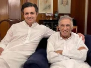 9 مئی کیسز کے باعث مفرور حماد اظہر لاہور میں اپنی رہائش گاہ پہنچ گئے 