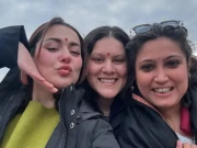 ہانیہ عامر کو ’ہولی‘ تہوار پر بندیا لگا کر مبارک باد دینا مہنگا پڑ گیا 