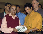 عظیم کرکٹر و سابق ٹیسٹ کپتان حنیف محمد کی وفات کو 9 برس بیت گئے