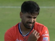 رومن پاول نے حارث رؤف کو لگاتار چار چھکے لگا دیے، ویڈیو وائرل