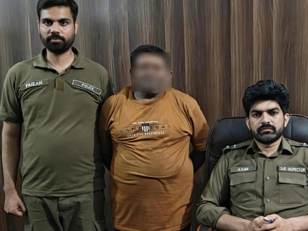 گلی میں کھیلتی 7 سالہ بچی کے ساتھ نازیبا حرکت کرنے والا ملزم پکڑا گیا