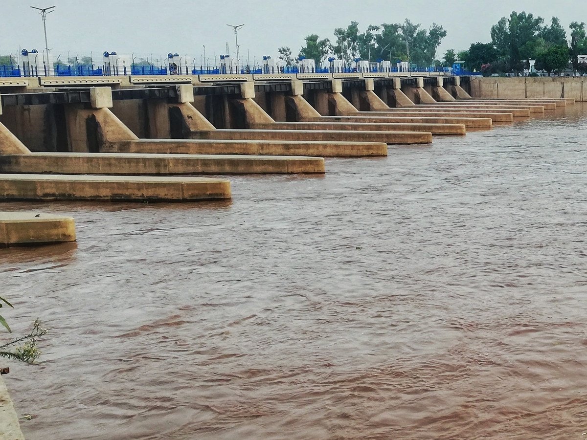 خانیوال؛ ہیڈ سدھنائی پر سیلاب کے باعث ٹوٹنے والے بند کی مرمت کر دی گئی