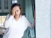 دائمی ذہنی تناؤ مردوں سے زیادہ خواتین کو متاثر کرتا ہے