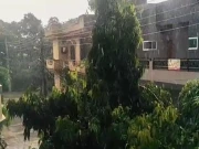 لاہور سمیت پنجاب کے مختلف شہروں میں موسلادھار بارش، نشیبی علاقے زیر آب