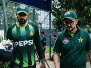 بابر اعظم کو دوبارہ ٹاپ آرڈر پوزیشن نہیں دی جائے گی، ہیڈ کوچ