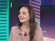 کراچی میں بارش سے تباہی؛ حنا بیات حکومت، میئر اور گورنر پر برس پڑیں 