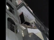 کراچی: گلشن اقبال میں ٹیرس اپارٹمنٹ کی بالکونی گرنے سے چار افراد زخمی