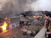 ہندو لڑکی کی مسلم لڑکے سے پسند کی شادی؛ ہندوتوا کے غنڈوں نے مسلمانوں کے گھر جلا دیئے