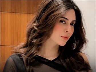 کرکٹر پر ہراسانی کے الزامات کے بعد ماڈل ہما سلیم کا انسٹاگرام اکاؤنٹ اچانک غائب