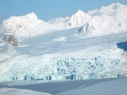 پگھلتے گلیشیئر آتش فشاؤں کو پہلے سے زیادہ تباہ کن بنا سکتے ہیں: تحقیق