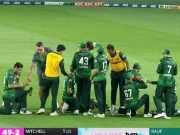 تیسرا ٹی20؛ کھلاڑیوں کی میچ کے دوران افطار کرنے کی ویڈیوز وائرل