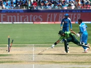 پاک بھارت میچ؛ رن آؤٹ امام کا، میمز انضمام پر؟