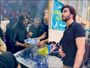 اداکار عمران عباس کی کربلا میں زائرین کو پانی پلانے کی ویڈیو وائرل