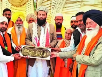 بھارتی پنجاب میں 72 سالہ سکھ خاتون نے اپنی 5 مرلہ زمین مسجد کے لیے دیدی