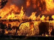 مقبوضہ کشمیر کے بھارتی فوجی کیمپ میں لگنے والی آگ نے تباہی مچادی