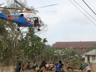 انڈونیشیا میں قیامت خیز سیلاب: ہلاکتیں 900 سے زائد، بھوک موت بانٹنے لگی