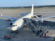 دبئی سے آنے والی انٹرنیشنل فلائٹ ڈومیسٹک ٹرمینل پر پارک کروا دی گئی