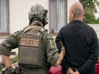 لیبیا میں سفاک باپ نے بیٹے کو 10 سال قید میں رکھا