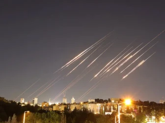 ایران کے اسرائیل پر تازہ میزائل حملے، یروشلم اور تل ابیب دھماکوں سے گونج اٹھے