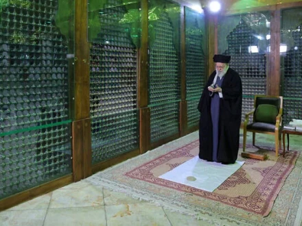 خبریں گرم تھیں کہ آیت اللہ خامنہ کی جان کی حفاظت کے پیش نظر بیرون ملک منتقل کیا گیا ہے