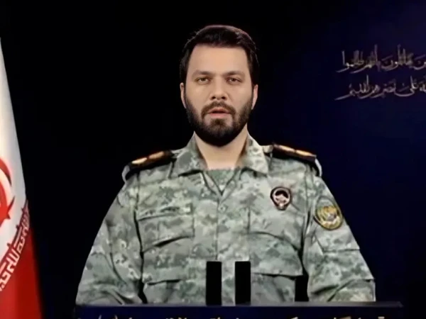 آبنائے ہرمز سے جہازوں کی آمدورفت کیلئے اجازت ضروری ہے، ایران