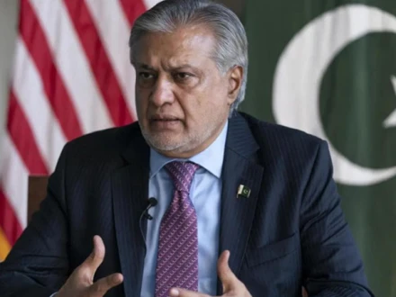 پاکستان کو معاشی طاقت بنائیں گے، کسی نے بری نگاہ ڈالی تو آنکھیں نکال دیں گے، اسحاق ڈار