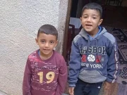 یہ بچے فوجی تنصیب سے قبل لگائی گئیں یلو لائنز کو پہچان نہ سکے اور عبور کر بیٹھے تھے