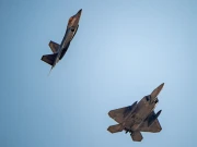 ایران اور امریکی جنگی جہاز ایک مرتبہ پھر خلیج عمان میں آمنے سامنے آگئے