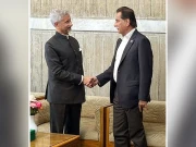 ڈھاکا؛ اسپیکر قومی اسمبلی سے بھارتی وزیر خارجہ کی ملاقات،  جے شنکر نے خود آکر مصافحہ کیا