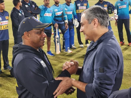 ’آپ کی سیکیورٹی ہماری ذمہ داری ہے‘، محسن نقوی سری لنکن ٹیم سے ملنے پہنچ گئے