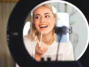 ٹک ٹاک سے حاصل ہونے والی بیوٹی ٹپس جِلد کیلئے نقصان دہ ہوسکتی ہیں