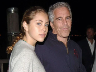 جنسی اسکینڈل فائلز؛ ایپسٹین کو شلوار قمیص پسند آئی تھی؛ ای میل منظرعام پر 