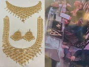 جیولری شاپ سے 18لاکھ مالیت کا ہار چوری کرنے والی خواتین کی فوٹیج سامنے آگئی