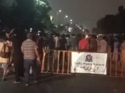 کراچی، جناح اسپتال کے اطراف دکانوں کی بجلی منقطع، دکانداروں کا احتجاج