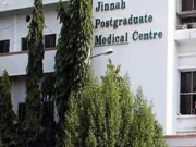 کراچی، جناح اسپتال میں تیمارداروں کا ڈاکٹر پر تشدد، ڈاکٹرز کا احتجاج، ایمرجنسی سروس متاثر