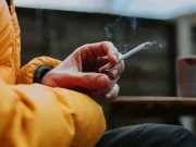 تمباکو نوشی نوجوانوں میں فالج کا خطرہ کئی گنا کردیتی ہے