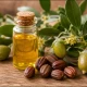 جوجوبا آئل، جلد اور بالوں کی دیکھ بھال میں مددگار