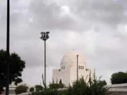 کراچی میں موسم کے رنگ؛ صبح میں خنکی، دوپہر میں گرمی کی شدت