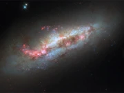 5 کروڑ نوری سال کے فاصلے پر موجود کہکشاں کی شاندار تصویر جاری