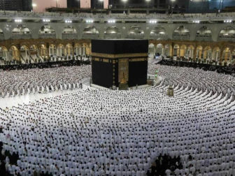 سعودی وزارت حج و عمرہ نے 1800 غیر ملکی ٹریول ایجنسیز کو معطل کر دیا 