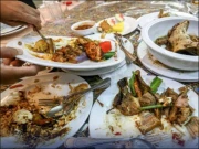 اور کھانا کھل گیا!