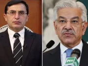 پارلیمنٹ کی راہداری میں بیرسٹر گوہر اور خواجہ آصف کی خوشگوار ملاقات