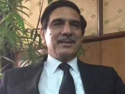 سویلینز ٹرائل کیس؛ وکیل وزارت دفاع خواجہ حارث کے دلچسپ جواب پر عدالت میں قہقہے